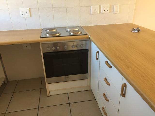 To Let 2 Bedroom Property for Rent in Athlone Western Cape